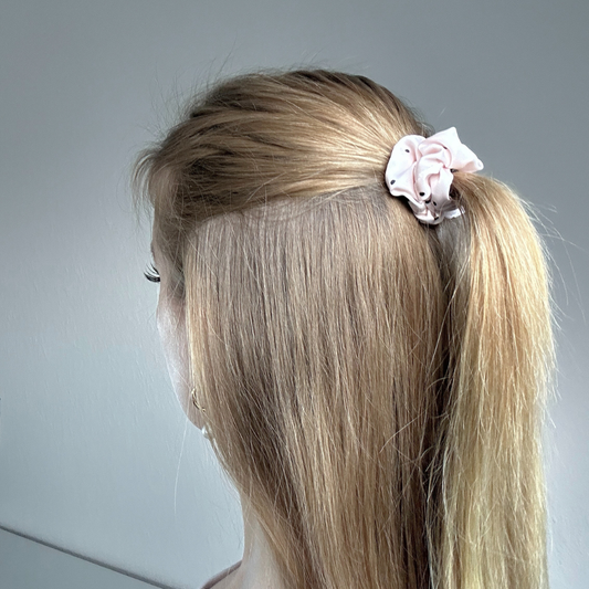 Getragener Ballerina Scrunchie Mini