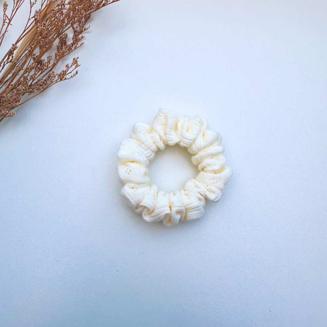 Rippstrick Scrunchie - Weiß SIS.