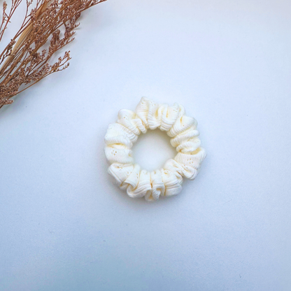 Rippstrick Scrunchie - Weiß SIS.