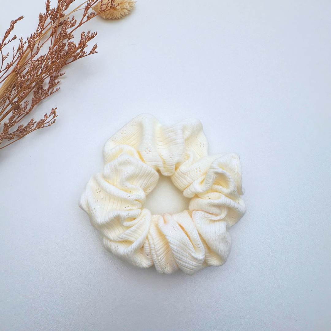 Rippstrick Scrunchie - Weiß SIS.