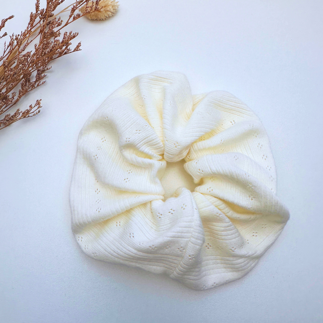 Rippstrick Scrunchie - Weiß SIS.