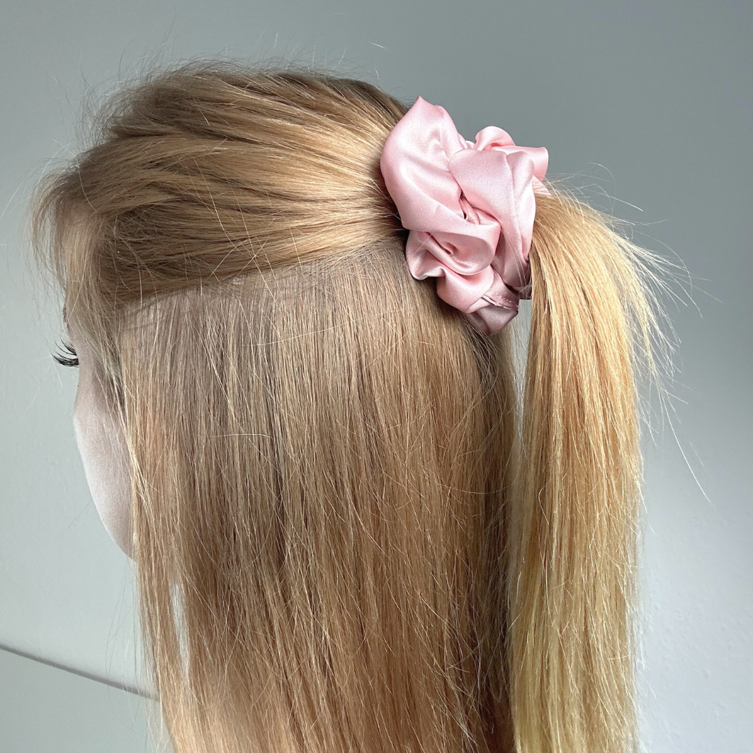 Getragener Scrunchie Pink