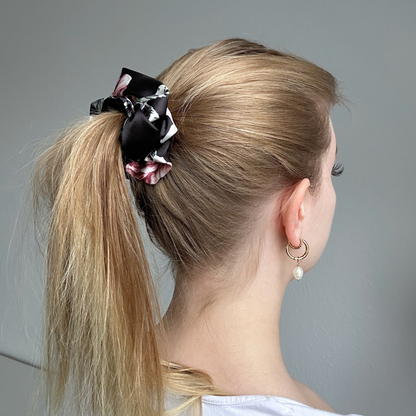 Scrunchie Black Blossom - Standard SIS.