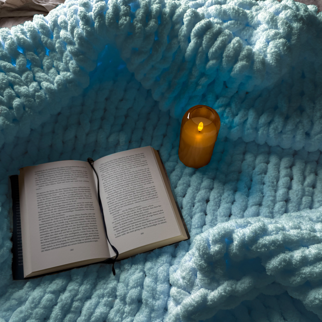 Grobstrickdecke aus Chenille Garn - Light Blue SIS.