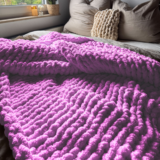 Grobstrickdecke aus Chenille Garn - Lilac SIS.