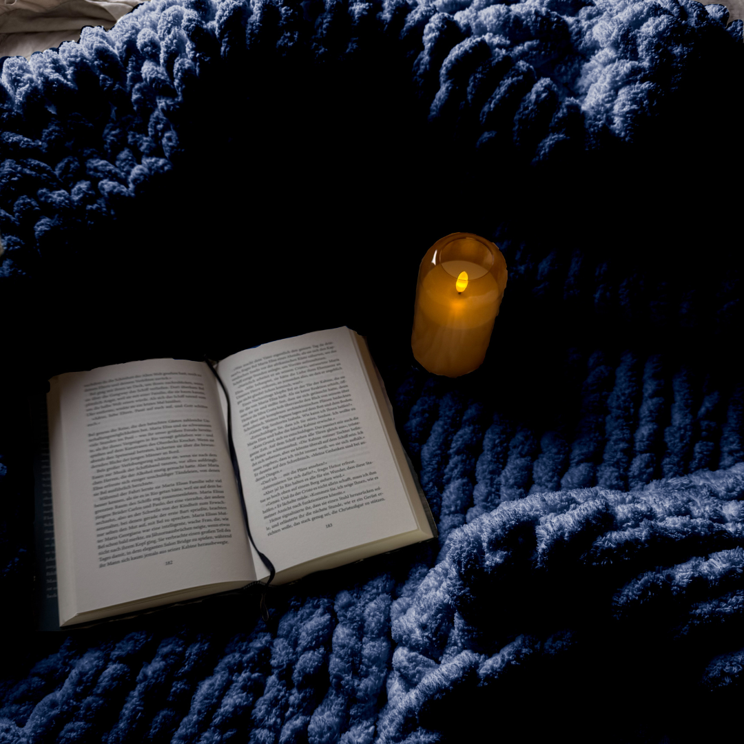 Grobstrickdecke aus Chenille Garn - Navy Blue SIS.