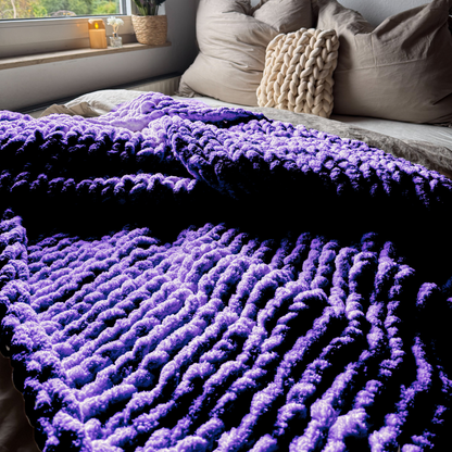 Grobstrickdecke aus Chenille Garn - Violet SIS.