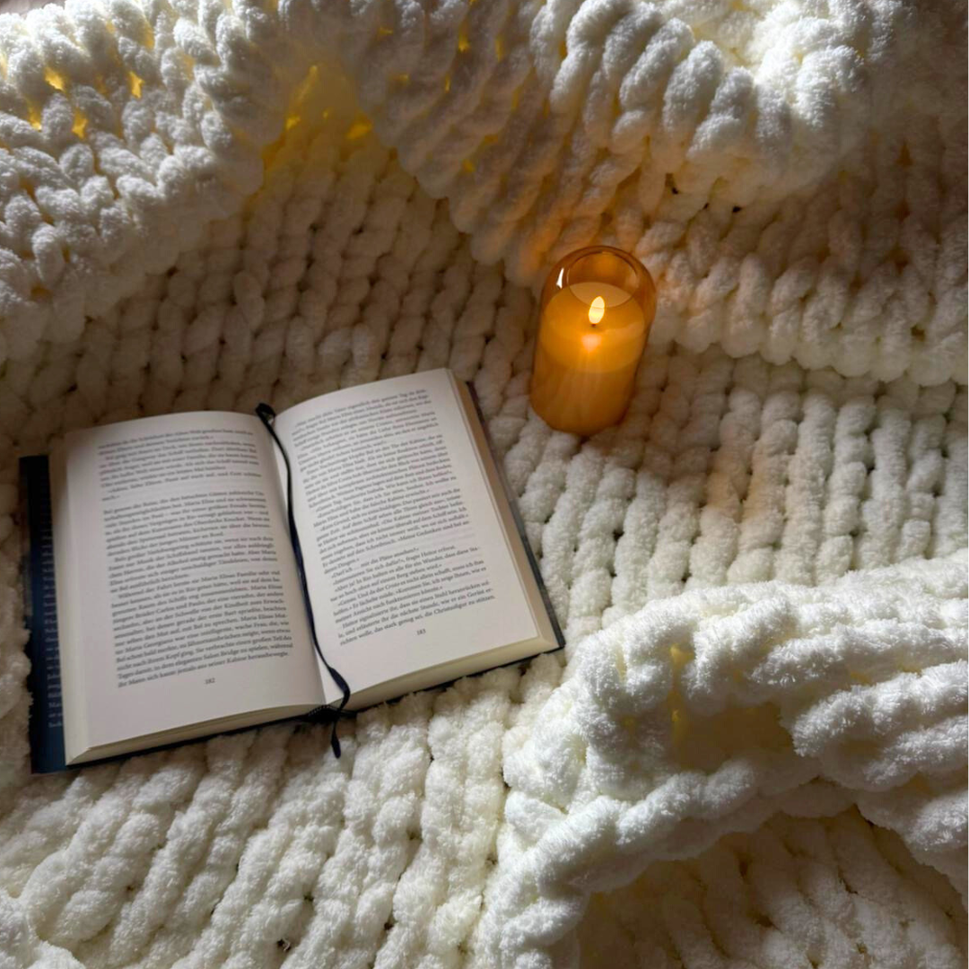 Grobstrickdecke aus Chenille Garn - White SIS.