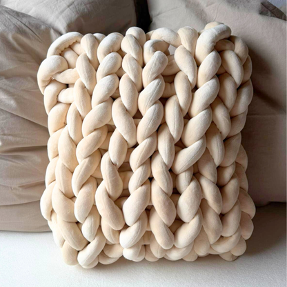 Grobstrickkissen aus Chunky Wolle - Beige SIS.