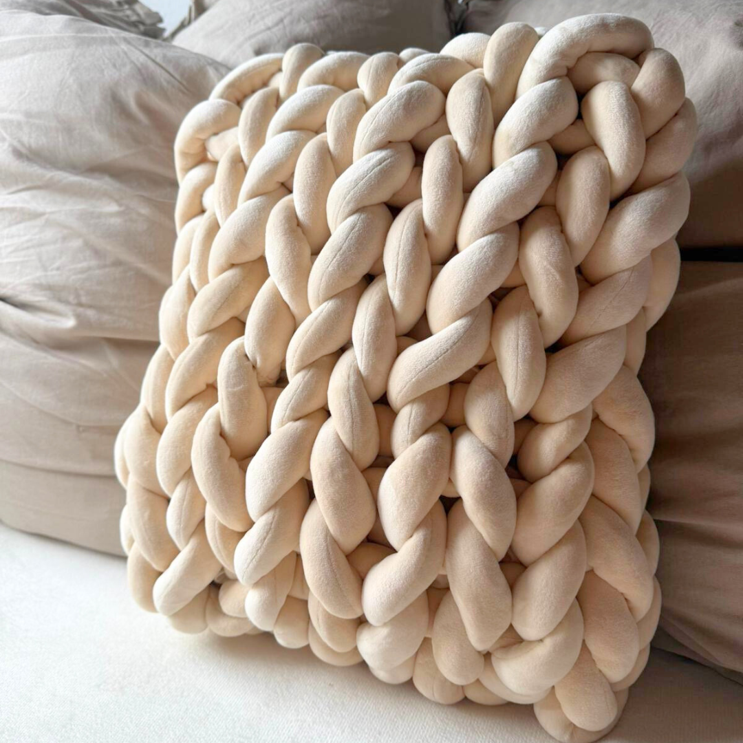 Grobstrickkissen aus Chunky Wolle - Beige SIS.