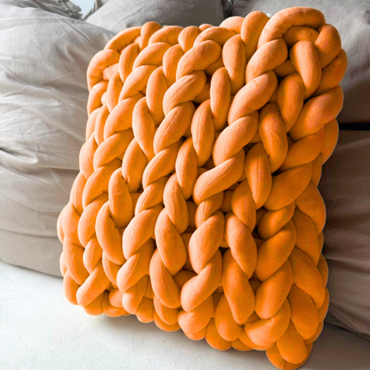 Grobstrickkissen aus Chunky Wolle - Orange SIS.