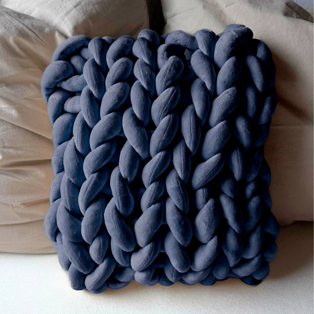 Grobstrickkissen aus Chunky Wolle - Dunkelblau SIS.
