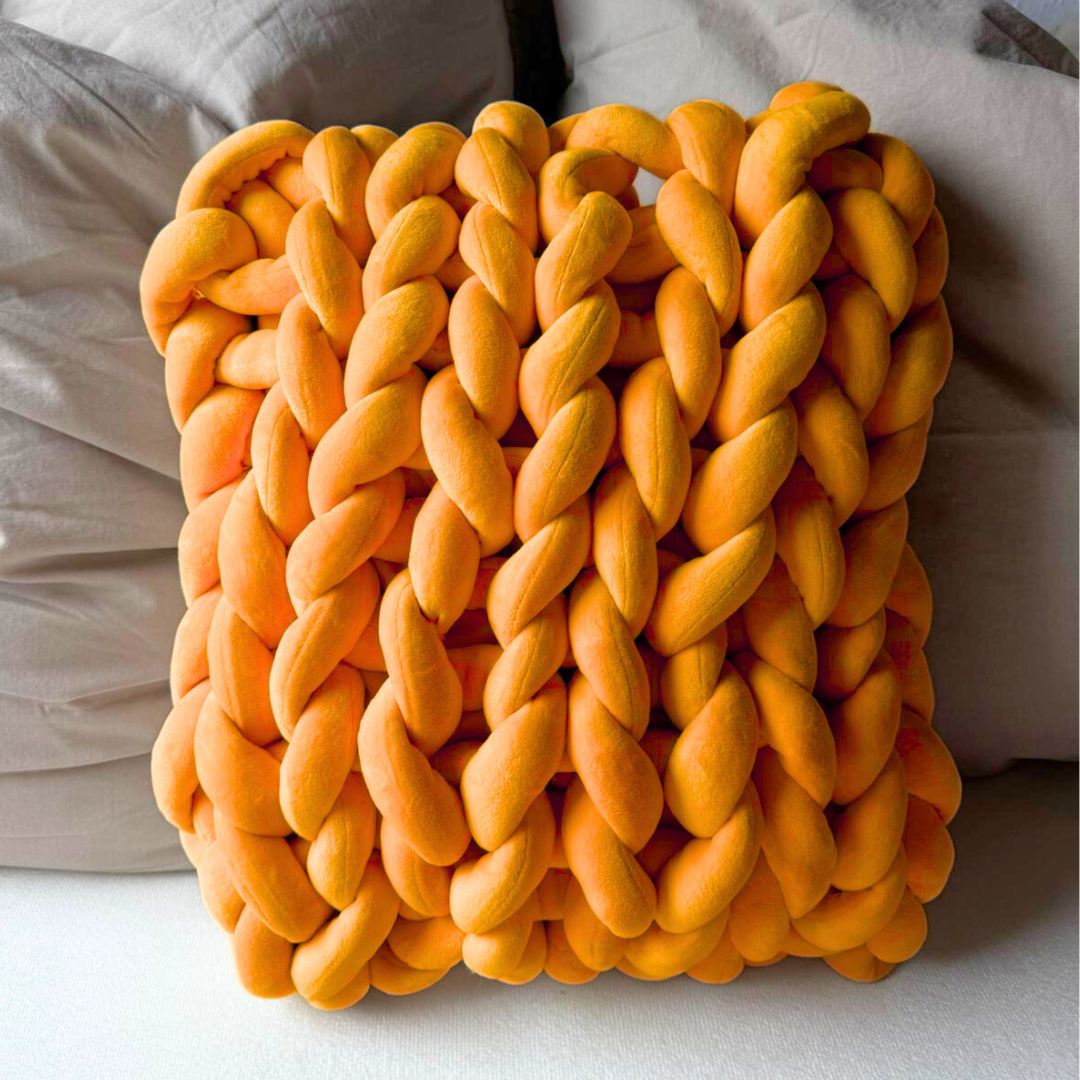 Grobstrickkissen aus Chunky Wolle - Orange SIS.
