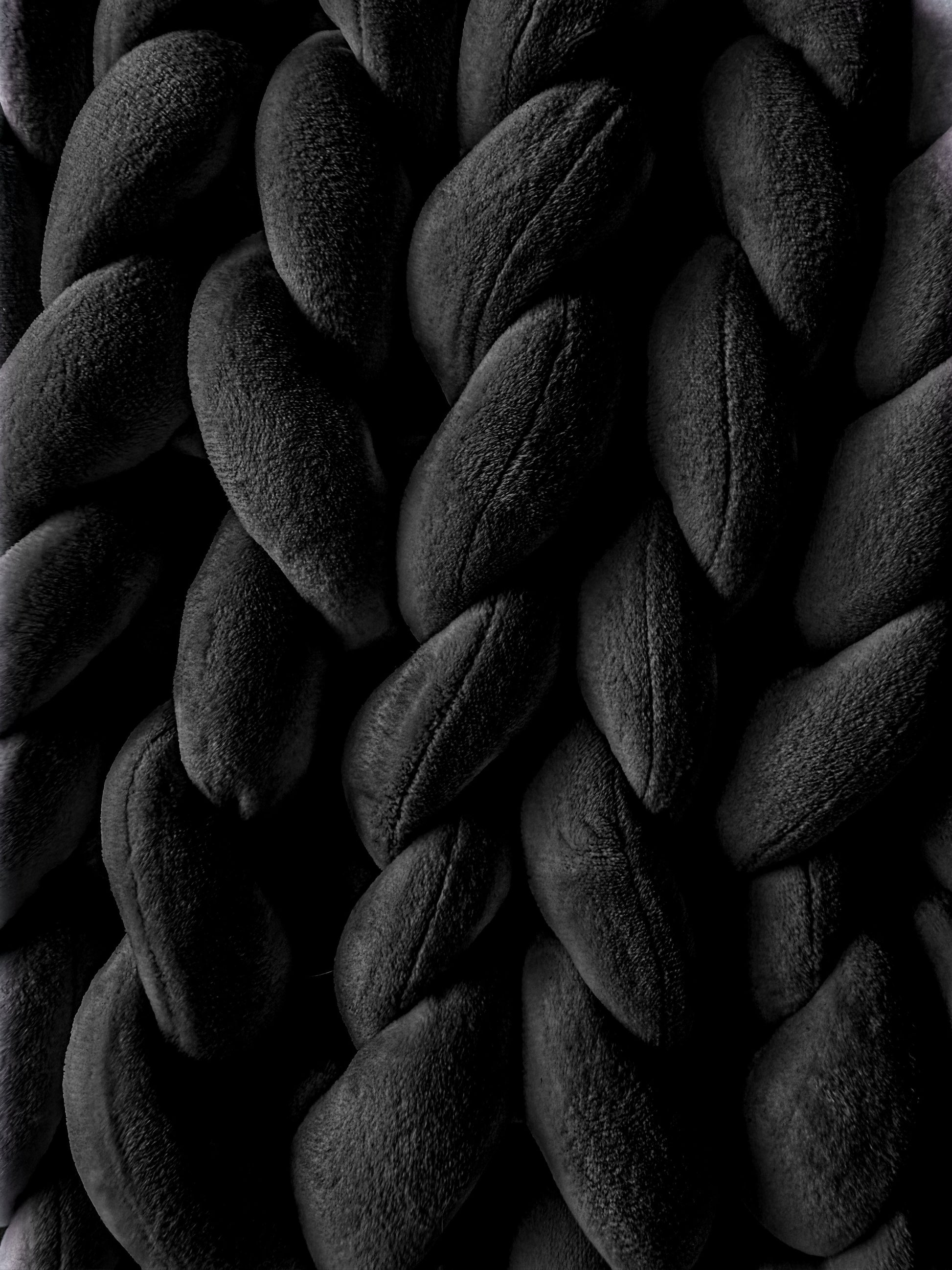 Grobstrickkissen aus Chunky Wolle - Schwarz SIS.