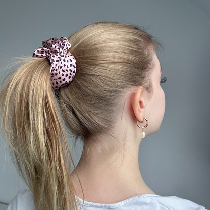 Getragener XXL Scrunchie Pink Leo