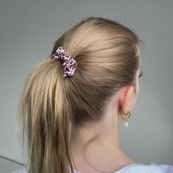 Pink Leo Mini Video